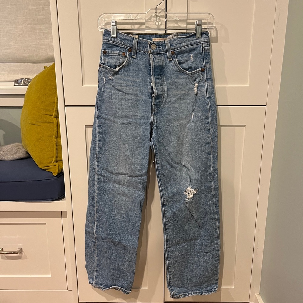 Levi’s rib cage straight ankle blue denim jeans (size 25)